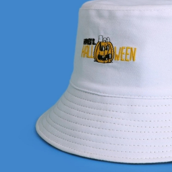 NWT ROMWE Snoopy Halloween bucket hat. - Picture 6 of 8